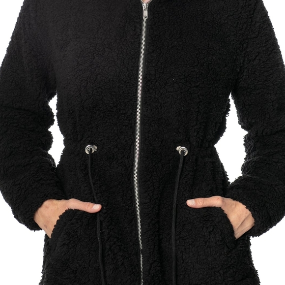 Sherpa Hooded Jacket in Black - Picture 4 of 9